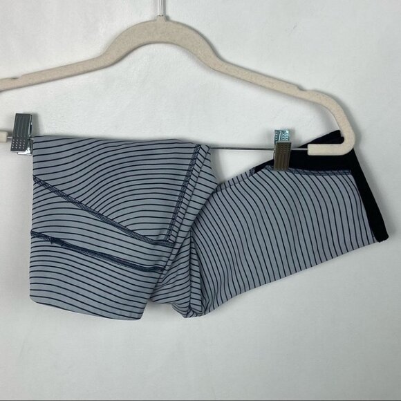 New Balance J Crew West Stride Leggings Stripe Womens Size Small Grey White Crop - Picture 8 of 8